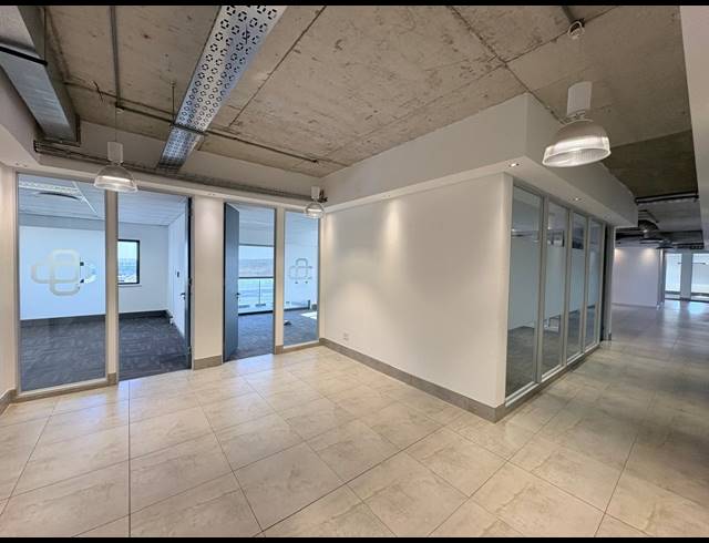 294M² OFFICE TO LET IN VORNA VALLEY